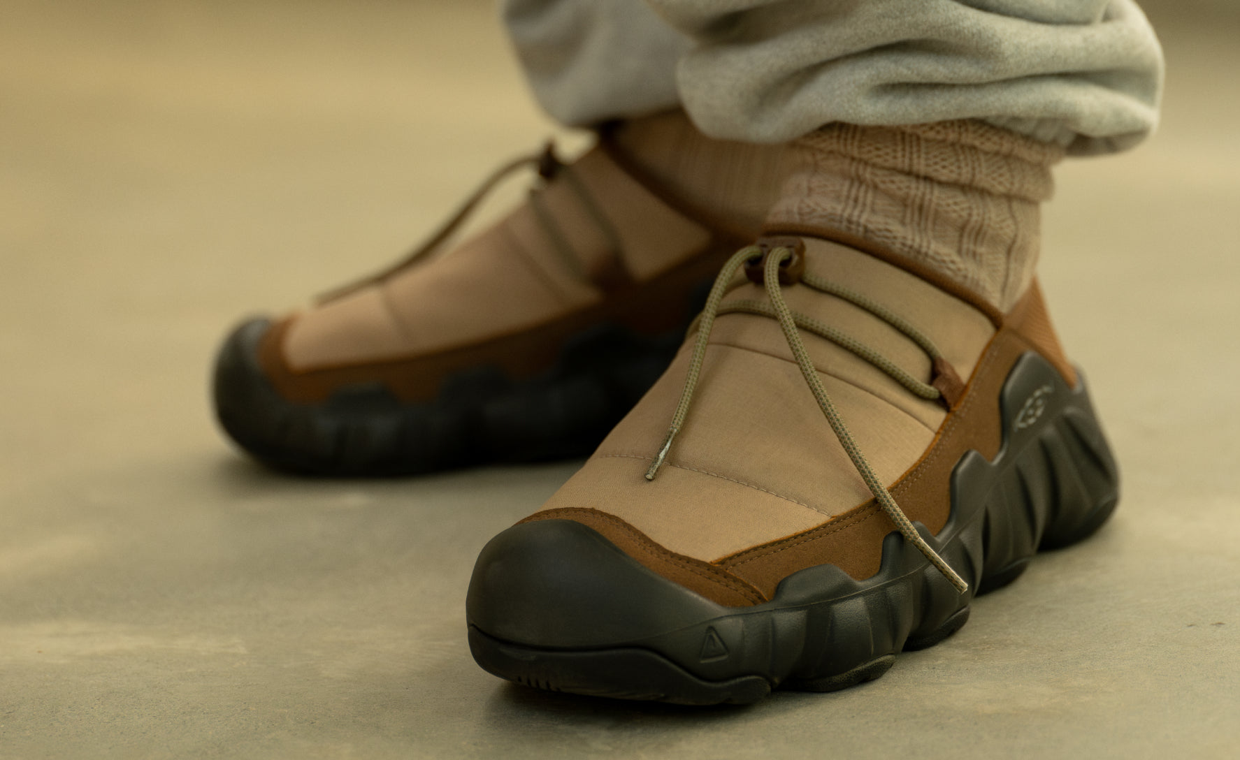 Men's Hypowser Crushback Shoe | Timberwolf/Dark Earth - Image 7