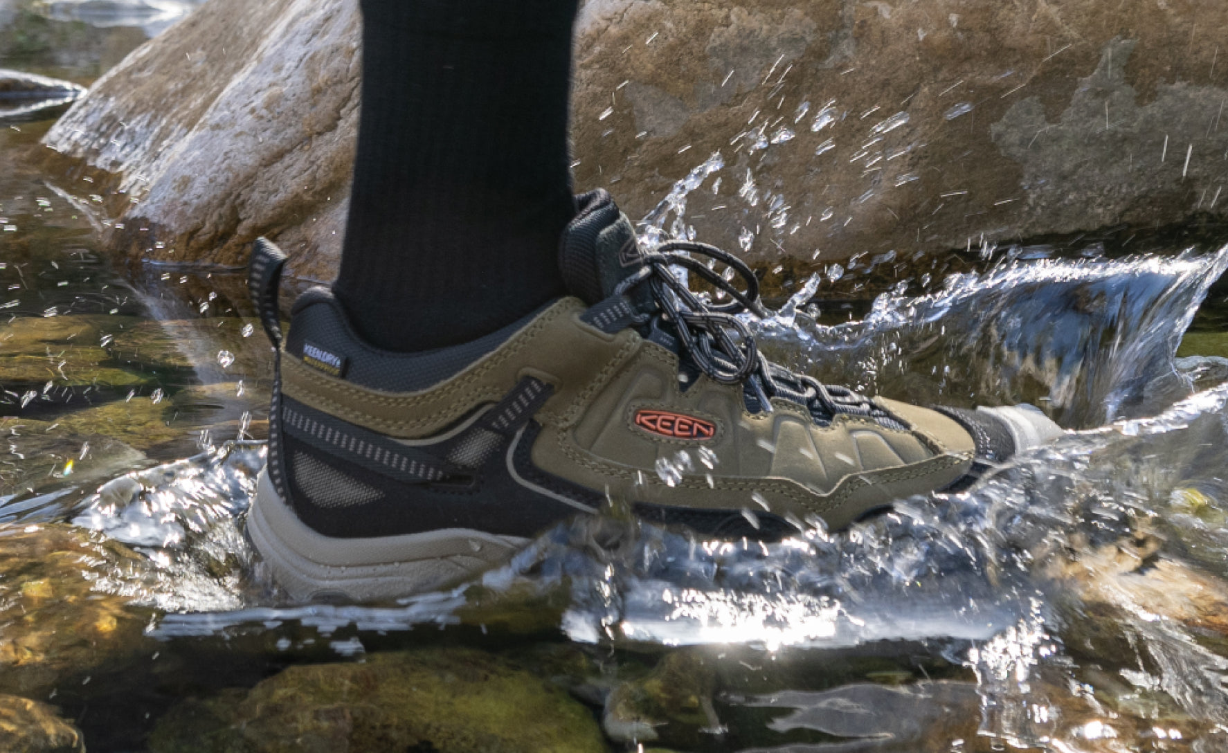 Men's Targhee IV Waterproof Hiking Shoe | Triple Black - Image 7